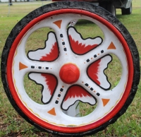 Sunburst Cast Iron Wagon Wheel